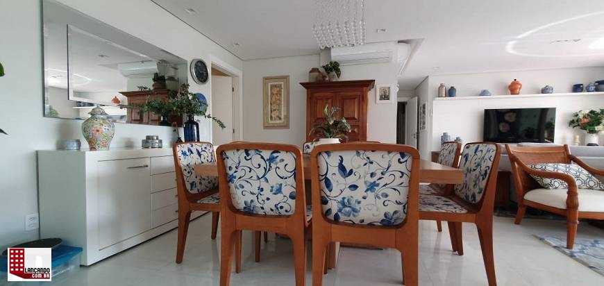 Apartamento à venda com 4 quartos, 225m² - Foto 2