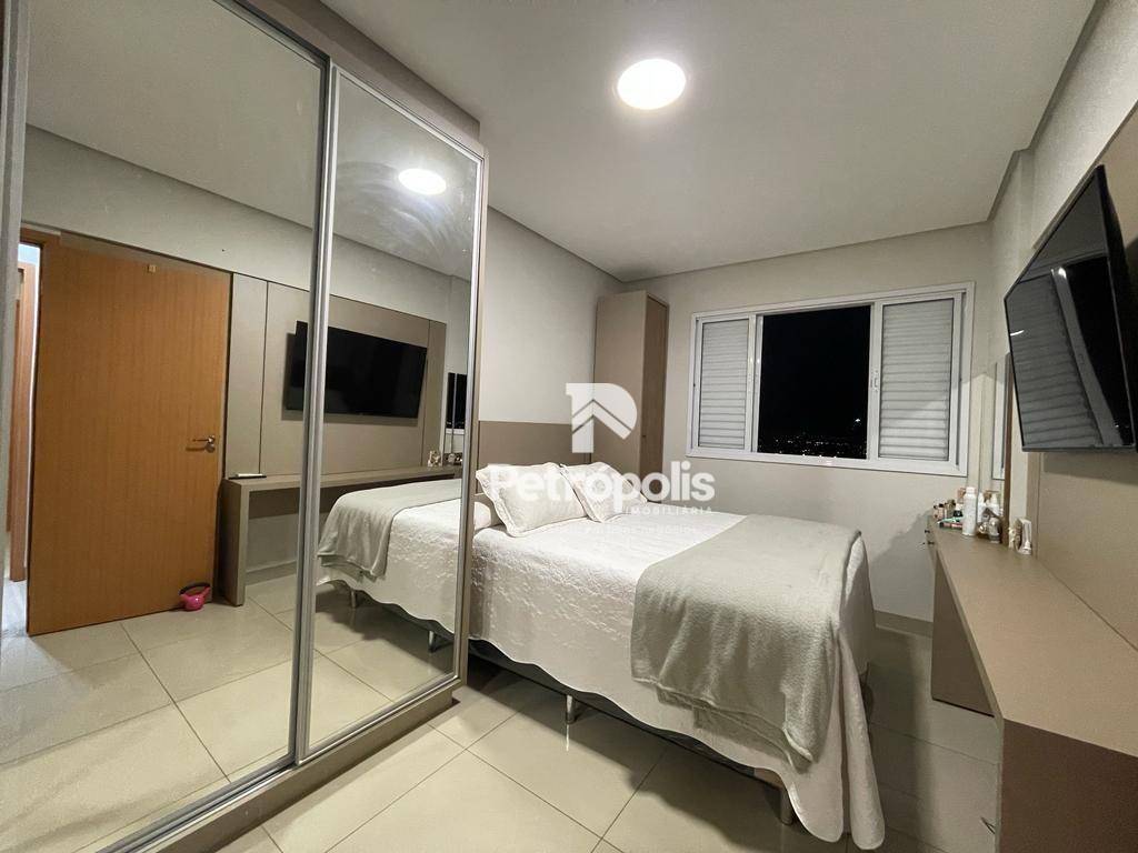 Apartamento à venda com 3 quartos, 87m² - Foto 20