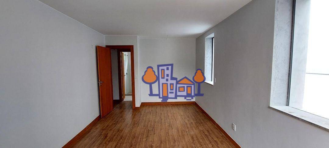 Casa à venda com 3 quartos, 240m² - Foto 14