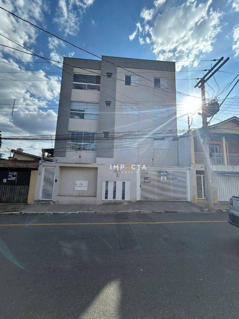 Apartamento à venda com 3 quartos, 100m² - Foto 1