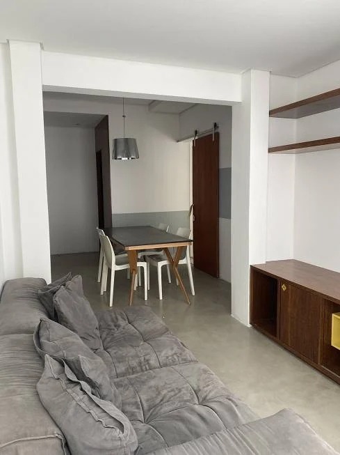 Apartamento à venda com 2 quartos, 83m² - Foto 1