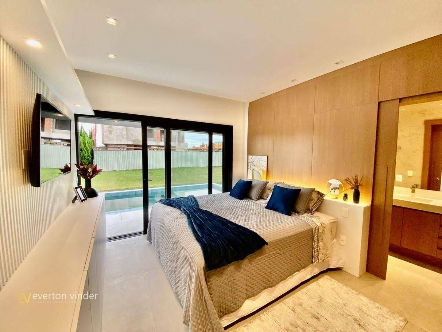 Casa à venda com 4 quartos, 250m² - Foto 3