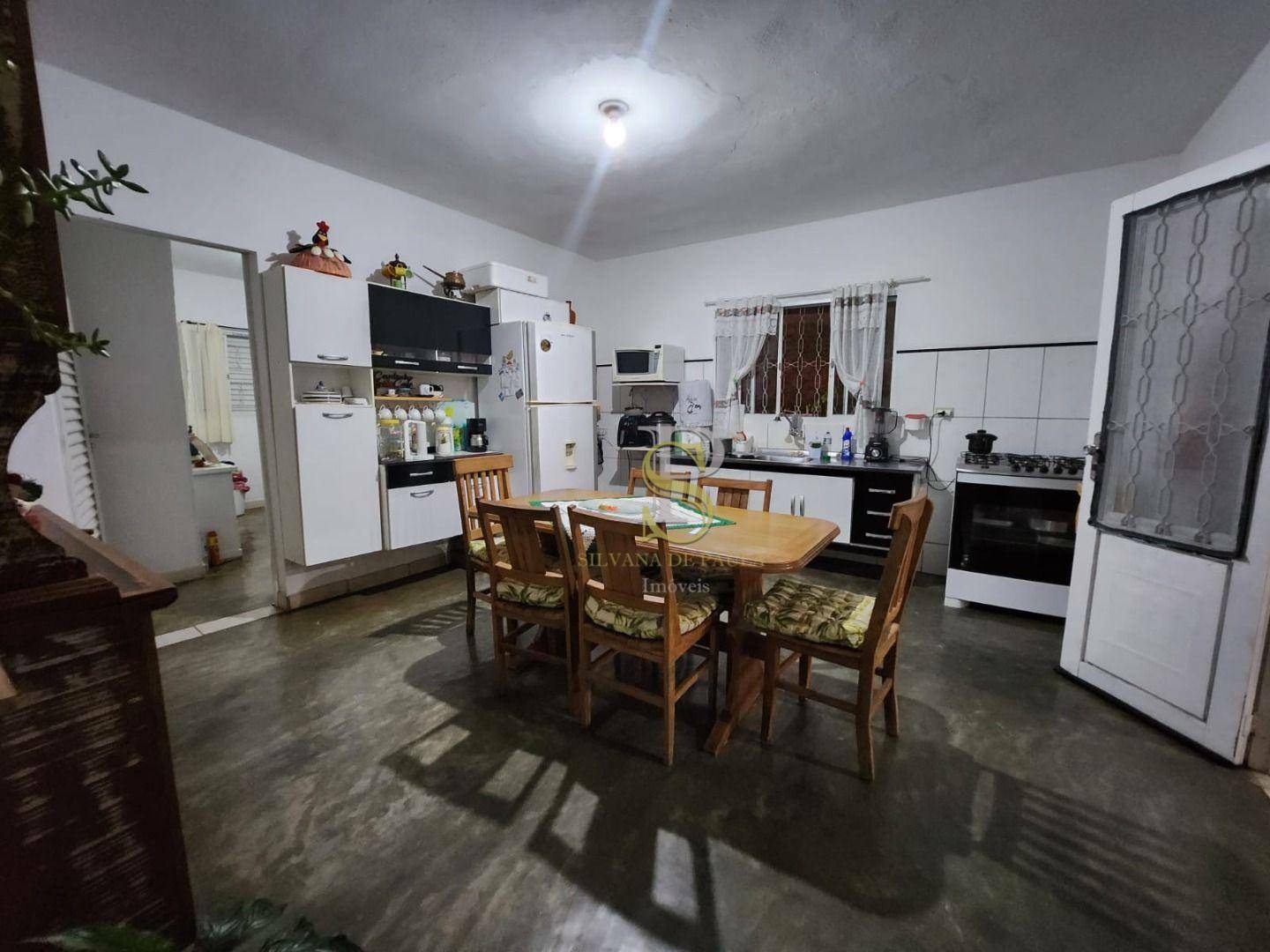 Chácara à venda com 4 quartos, 240m² - Foto 9