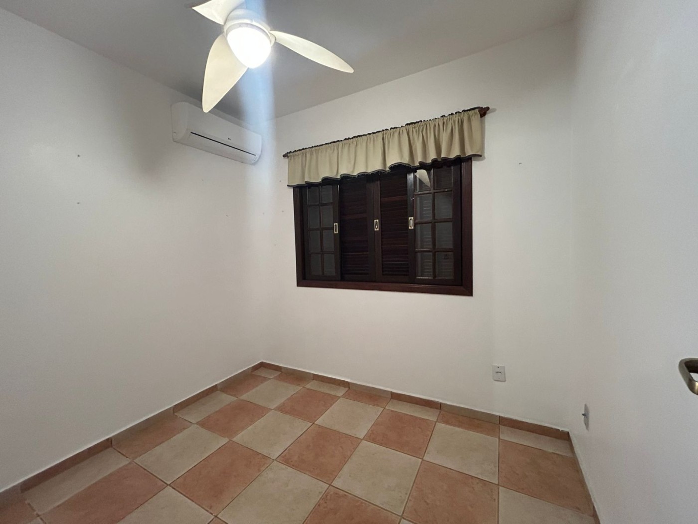 Casa à venda com 4 quartos, 240m² - Foto 38