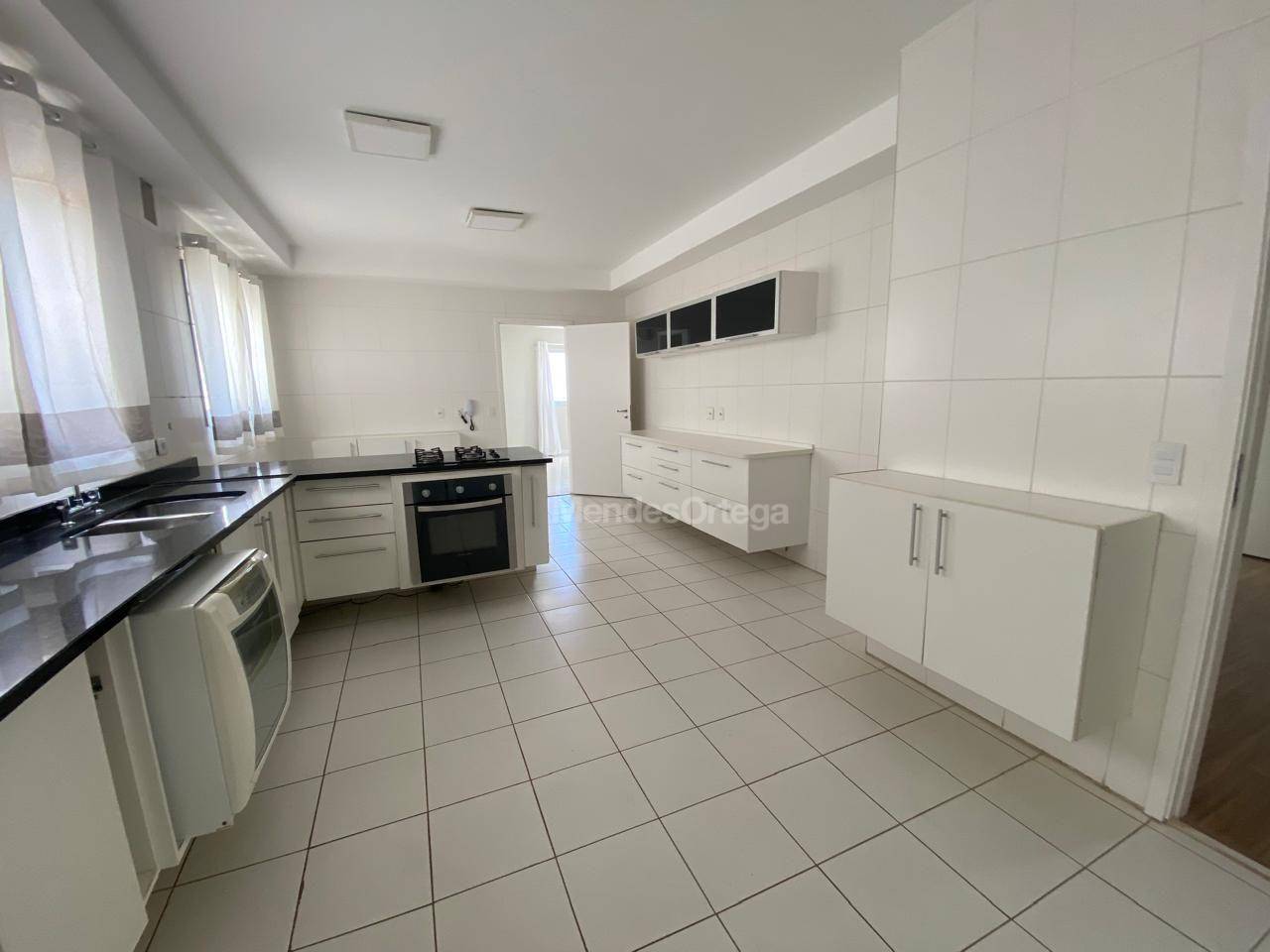 Apartamento para alugar com 3 quartos, 232m² - Foto 56