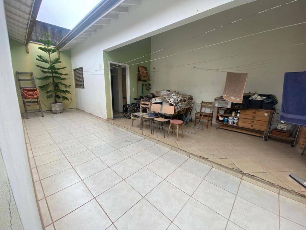 Casa à venda com 3 quartos, 157m² - Foto 2