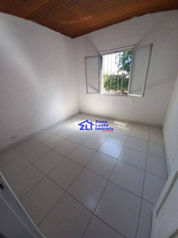 Casa para alugar com 2 quartos, 40m² - Foto 1