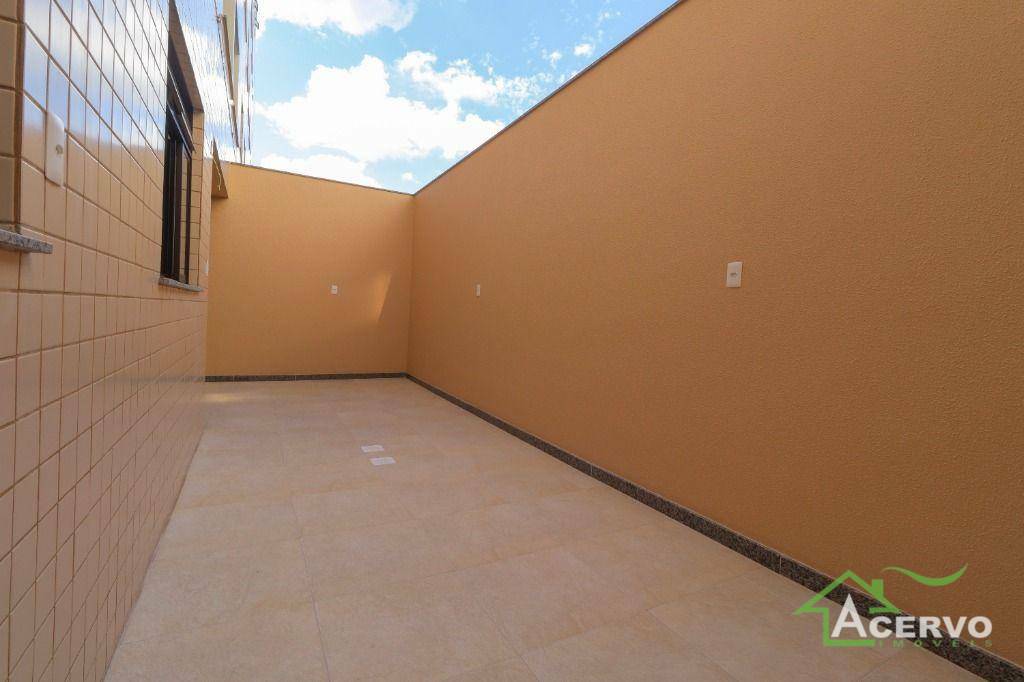 Apartamento à venda com 2 quartos, 79m² - Foto 3