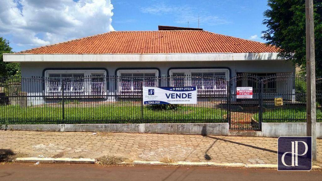 Sobrado à venda com 8 quartos, 468m² - Foto 1