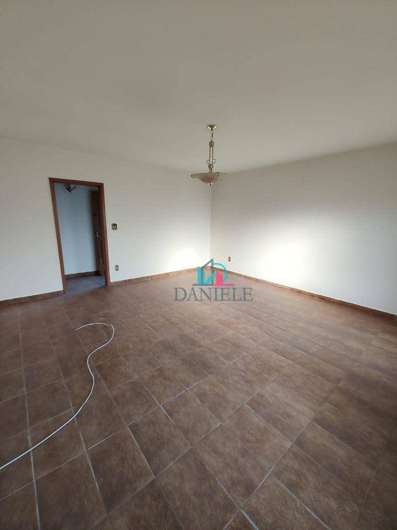 Casa à venda com 3 quartos, 265m² - Foto 2