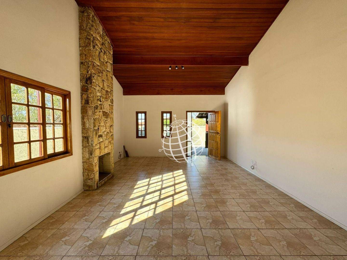 Casa para alugar com 5 quartos, 220m² - Foto 10