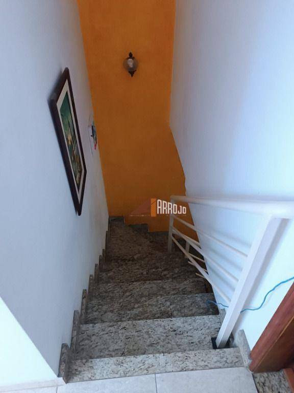 Sobrado à venda com 3 quartos, 100m² - Foto 5