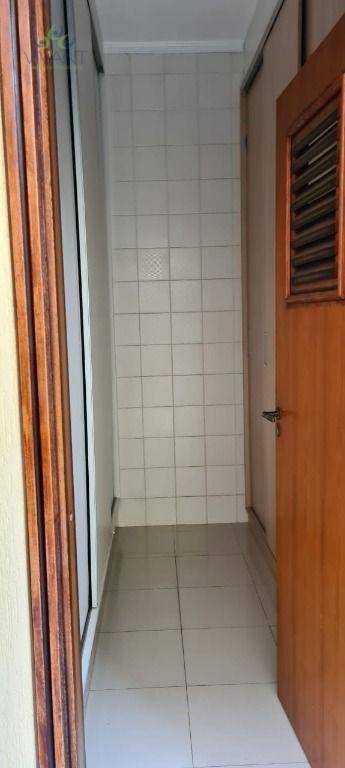 Sobrado à venda com 4 quartos, 200m² - Foto 11