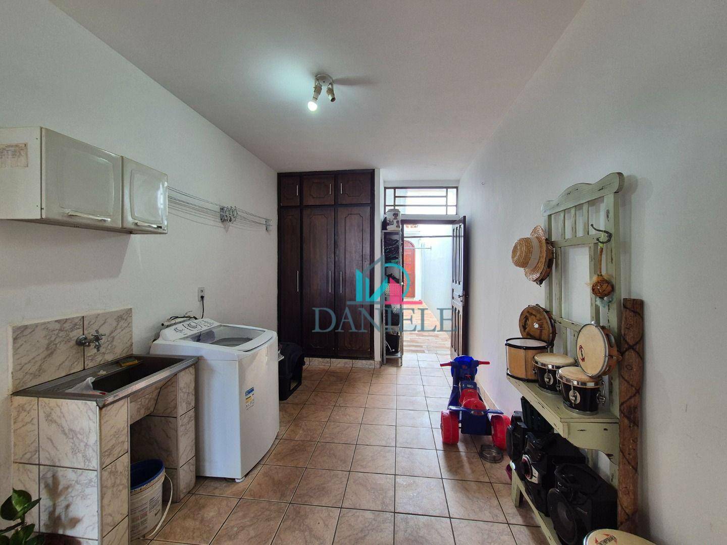 Casa à venda com 3 quartos, 182m² - Foto 25