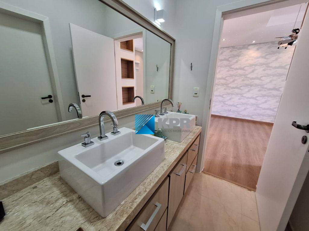 Casa de Condomínio para alugar com 4 quartos, 245m² - Foto 33