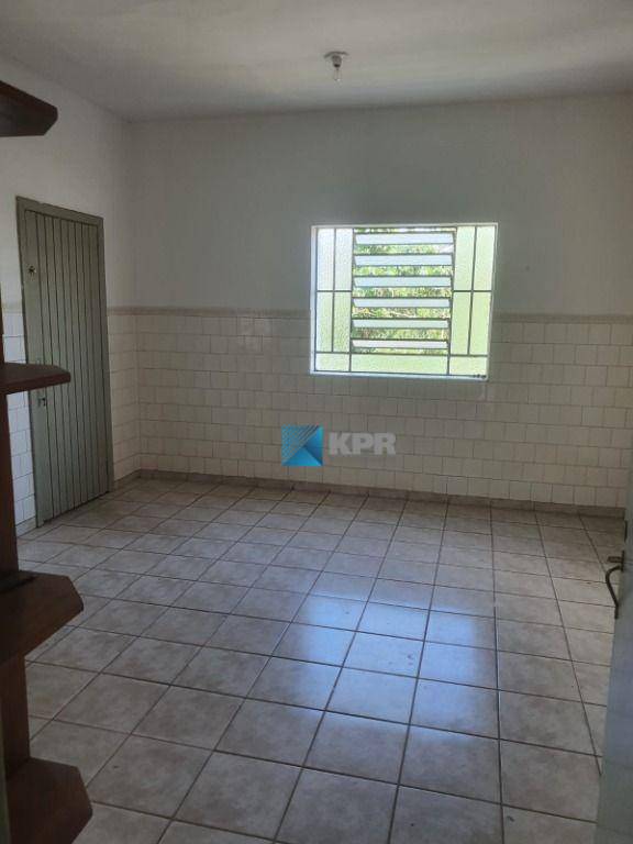 Casa à venda com 3 quartos, 229m² - Foto 11