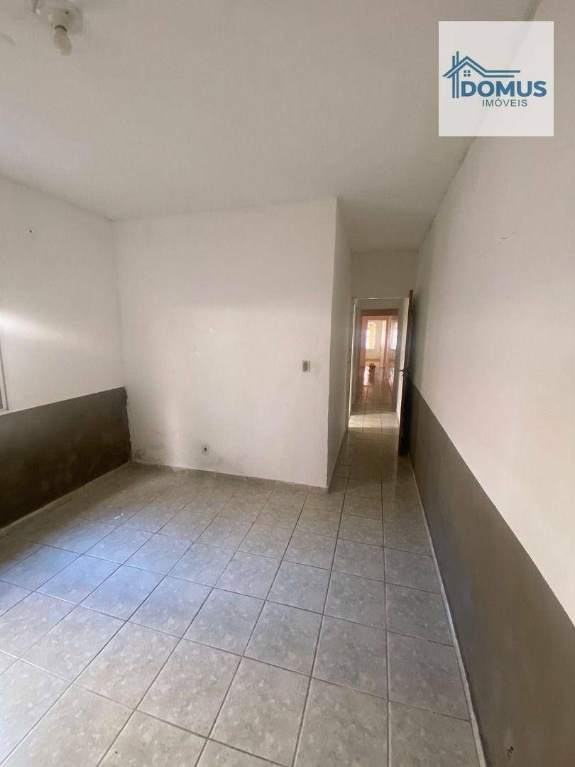 Casa à venda com 3 quartos, 108m² - Foto 2