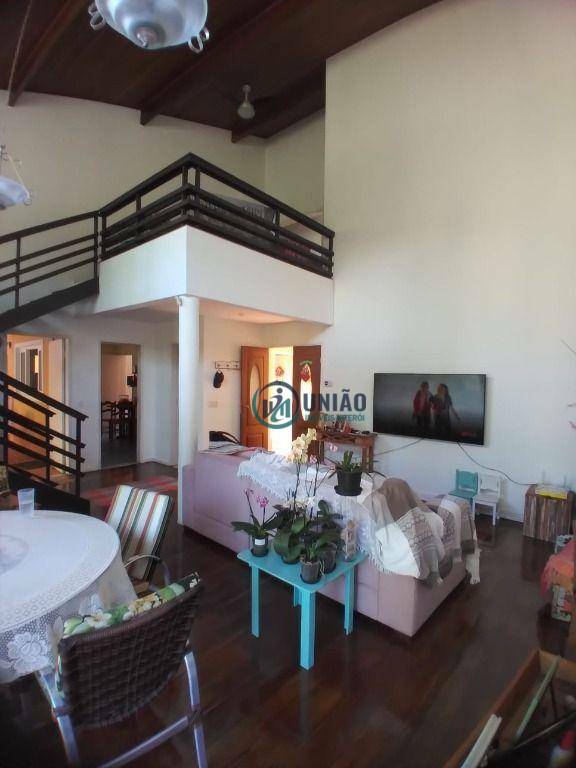 Casa de Condomínio à venda com 4 quartos, 250m² - Foto 3