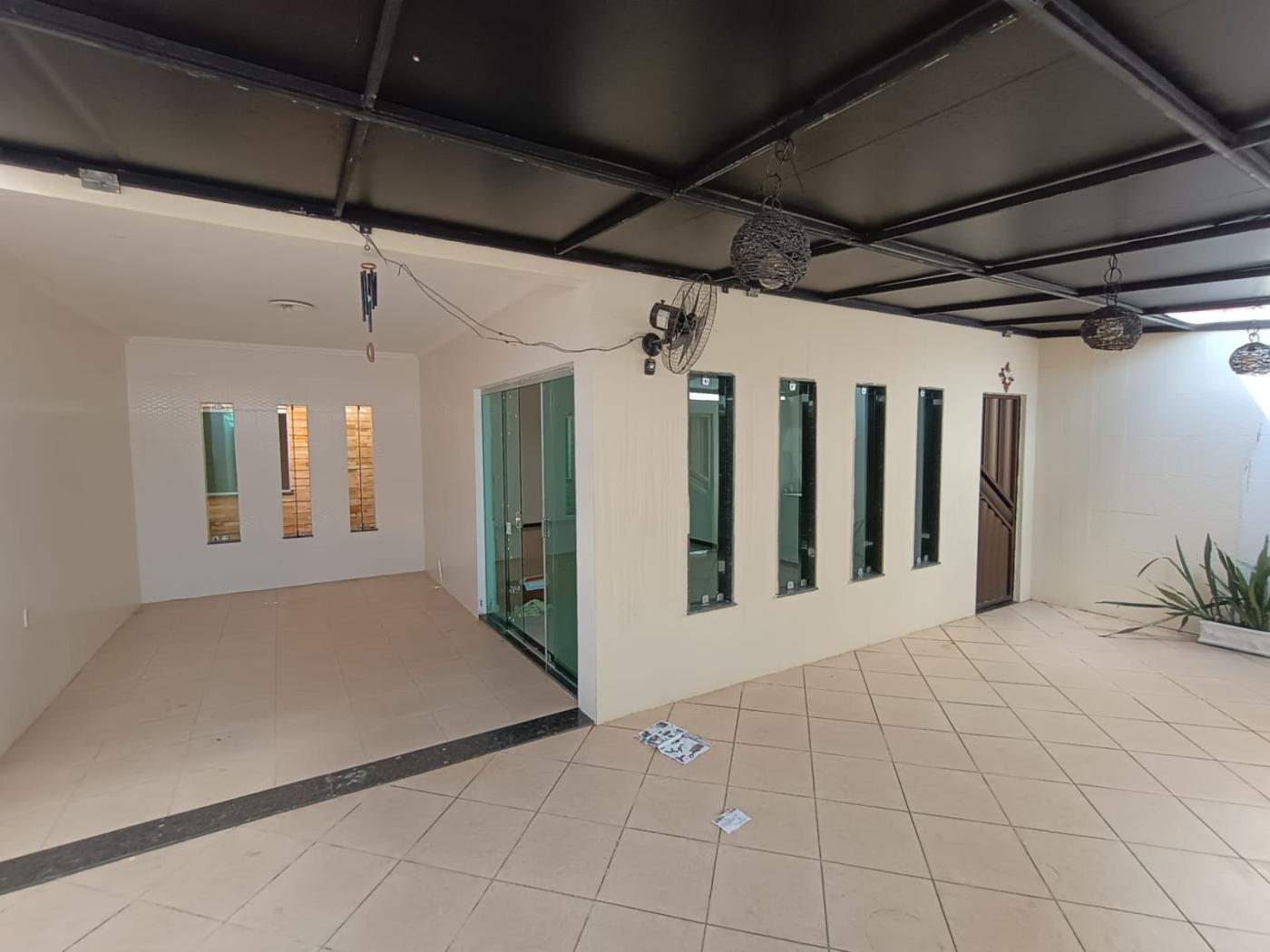 Casa para alugar com 4 quartos, 200m² - Foto 1