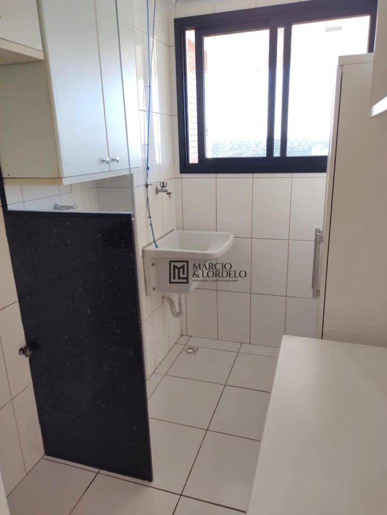 Apartamento à venda com 2 quartos, 70m² - Foto 8