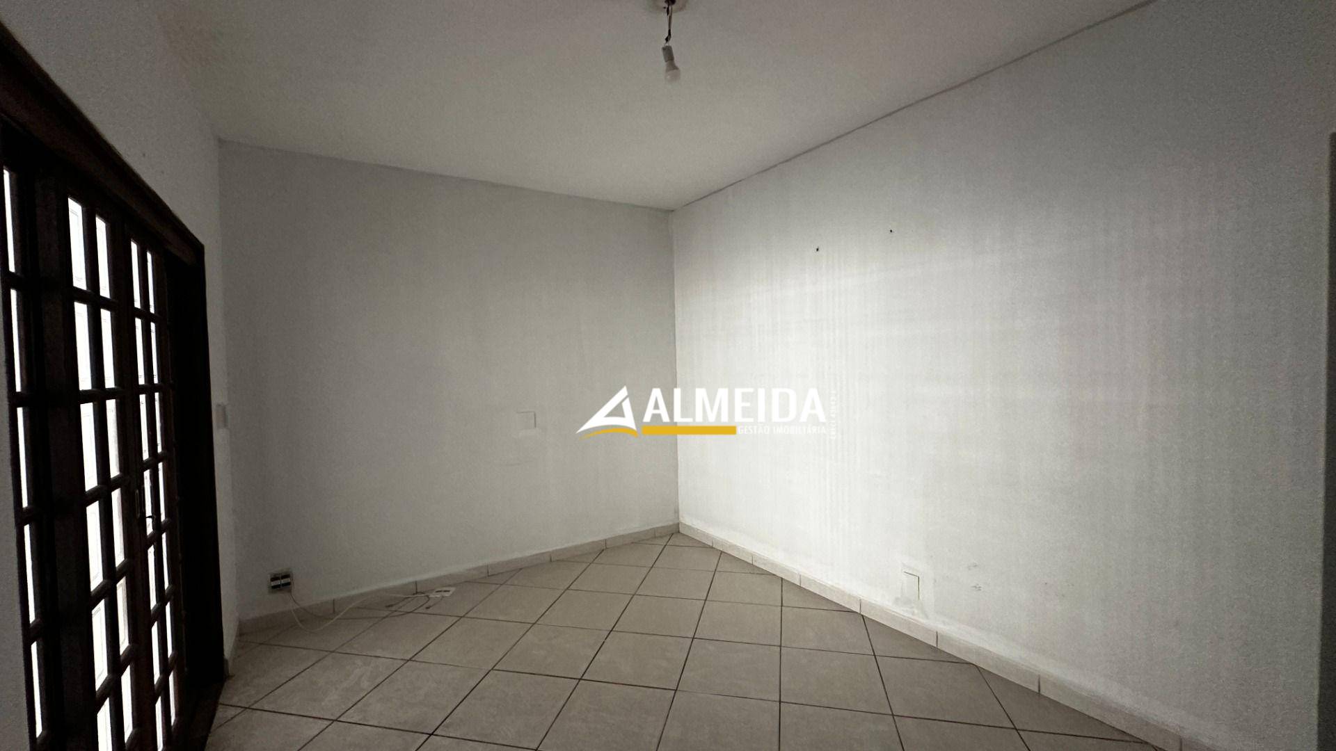 Casa, 3 quartos, 200 m² - Foto 2