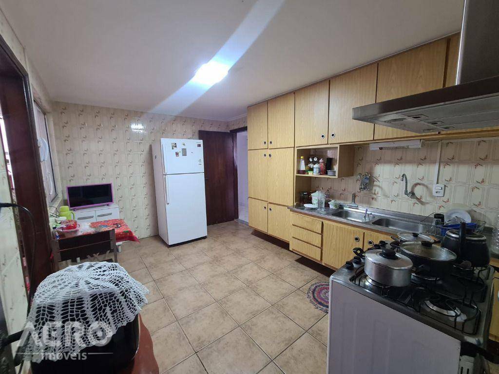 Apartamento à venda com 3 quartos, 191m² - Foto 3