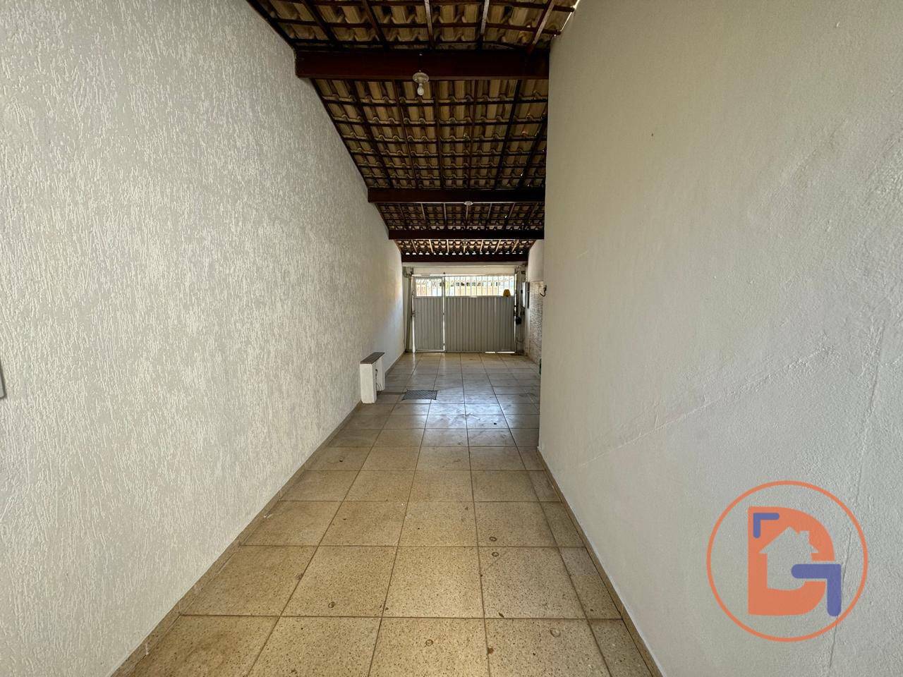 Casa à venda com 2 quartos, 80m² - Foto 4