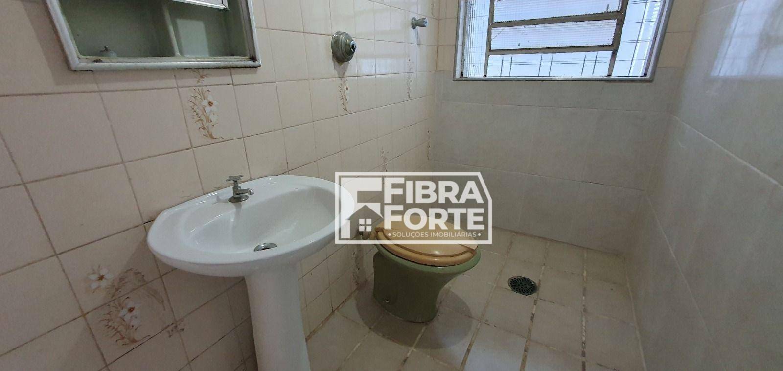 Casa para alugar com 5 quartos, 224m² - Foto 25