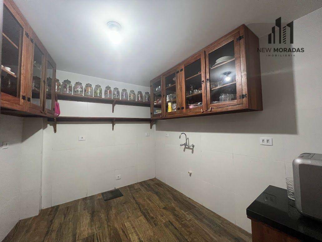 Casa à venda com 5 quartos, 229m² - Foto 16