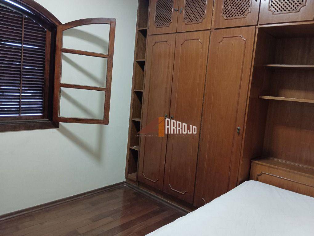 Sobrado à venda com 3 quartos, 200m² - Foto 4