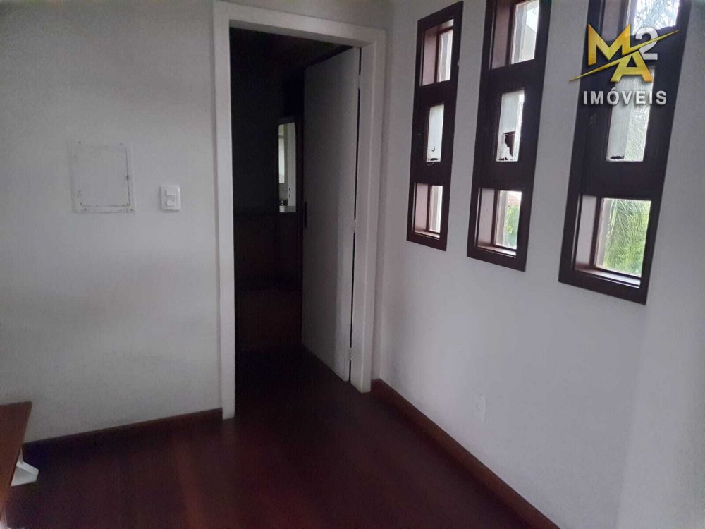 Casa à venda com 4 quartos, 300m² - Foto 17