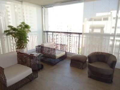 Apartamento para alugar com 4 quartos, 210m² - Foto 4