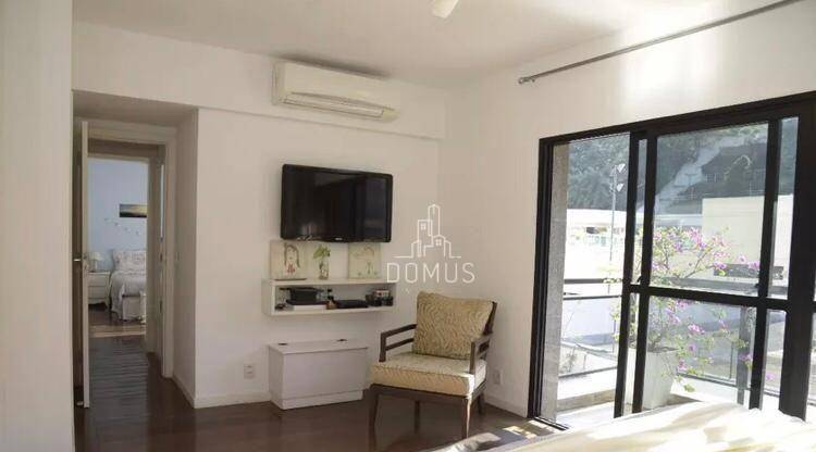 Apartamento à venda com 4 quartos, 239m² - Foto 15