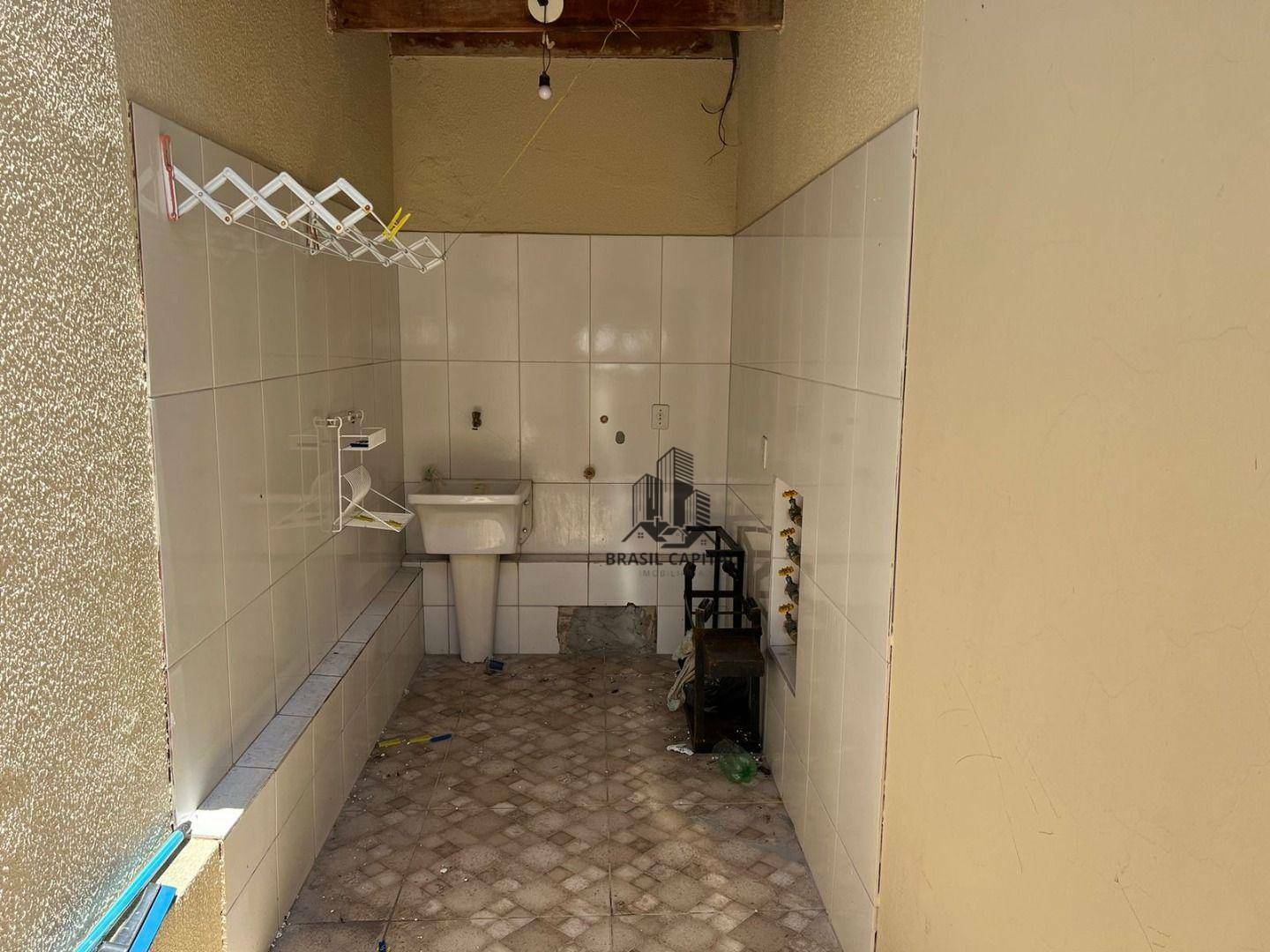 Sobrado à venda com 4 quartos, 181m² - Foto 2