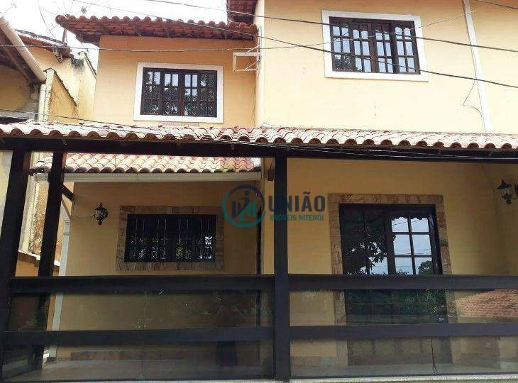 Casa à venda com 2 quartos, 76m² - Foto 1