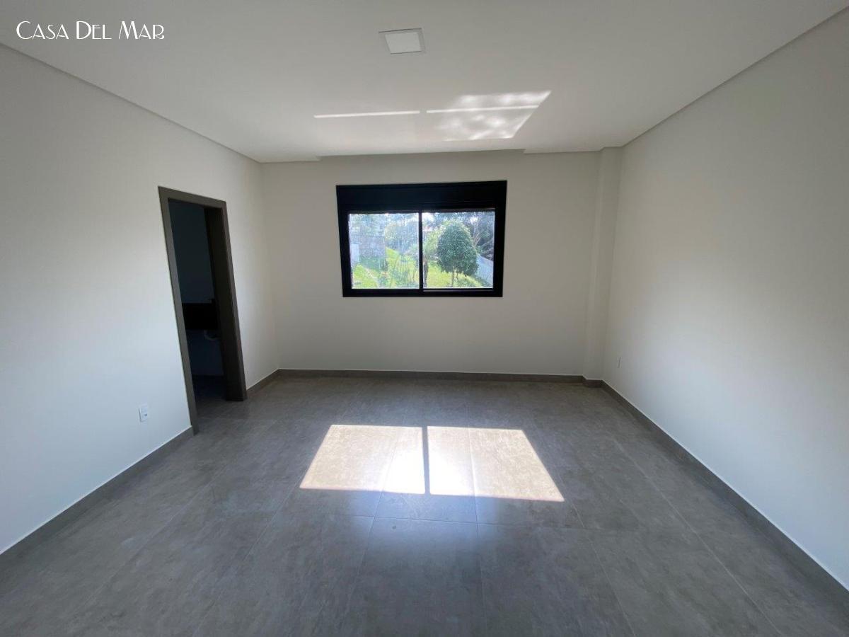 Casa à venda com 3 quartos, 220m² - Foto 26