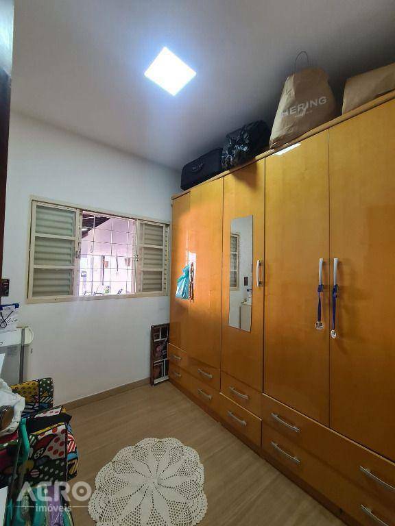 Casa à venda com 3 quartos, 129m² - Foto 7