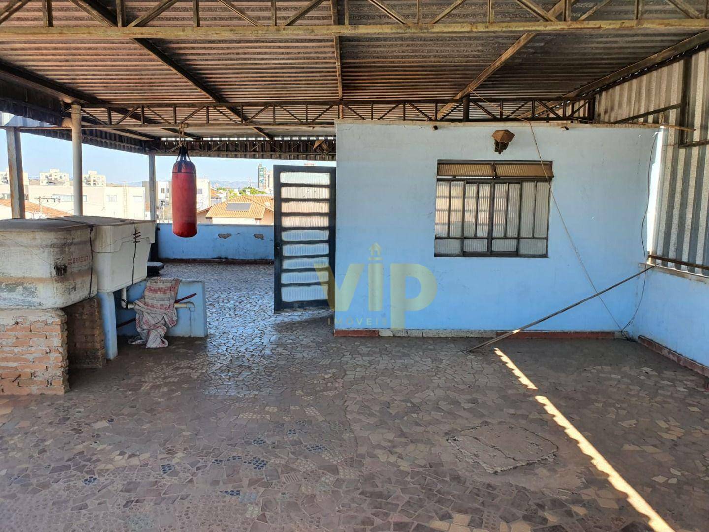 Casa à venda com 4 quartos, 273m² - Foto 19