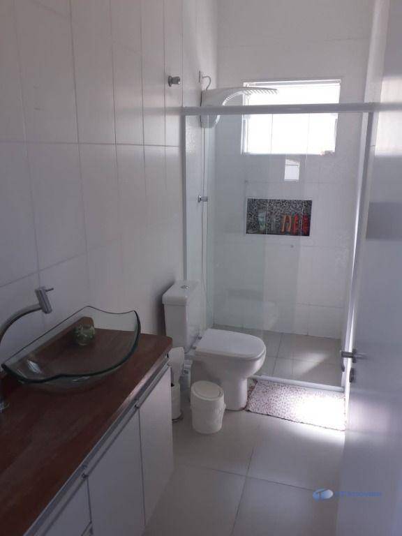 Casa de Condomínio à venda com 3 quartos, 193m² - Foto 2