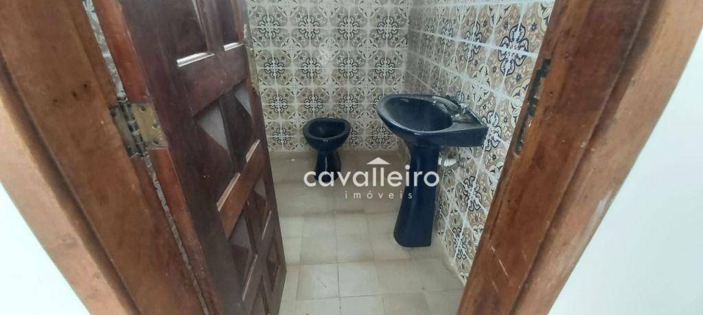 Casa à venda com 6 quartos, 90m² - Foto 18
