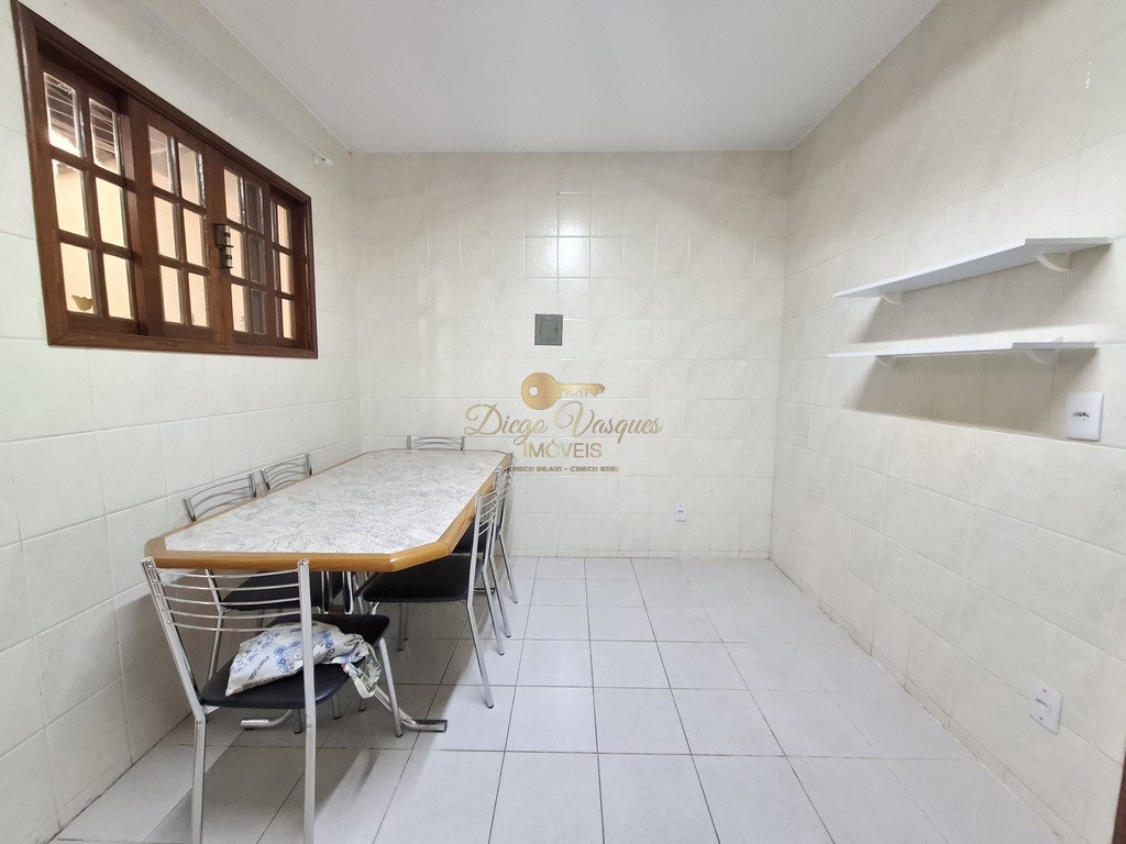 Casa à venda com 3 quartos, 82m² - Foto 9