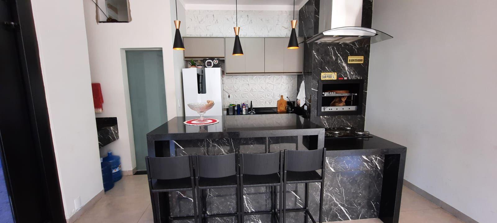 Casa à venda com 2 quartos, 180m² - Foto 7