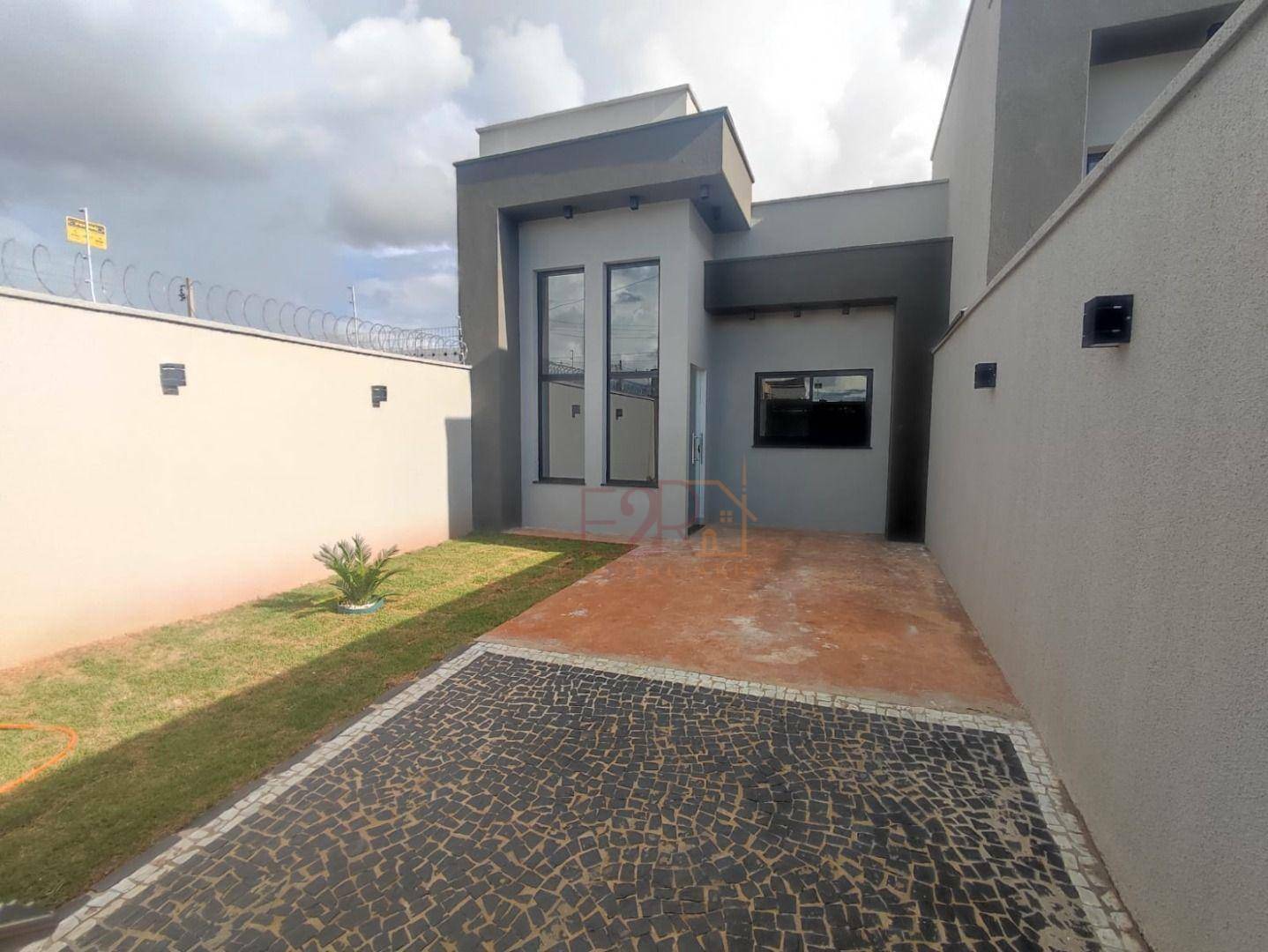 Casa à venda com 3 quartos, 74m² - Foto 2