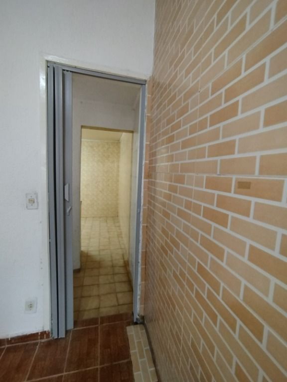 Casa para alugar com 2 quartos, 40m² - Foto 6