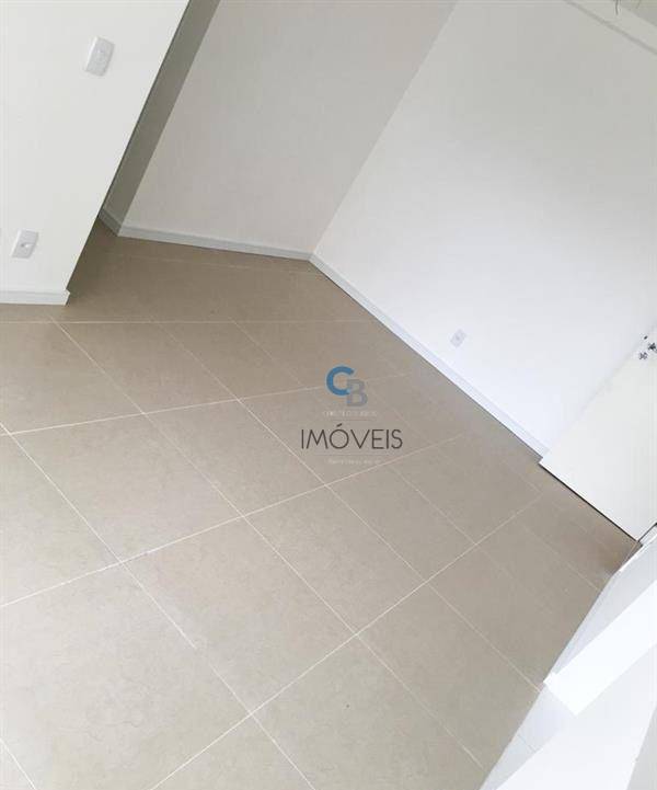 Apartamento à venda com 2 quartos, 69m² - Foto 2