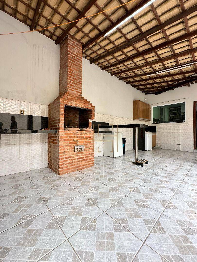 Casa à venda com 2 quartos, 160m² - Foto 4