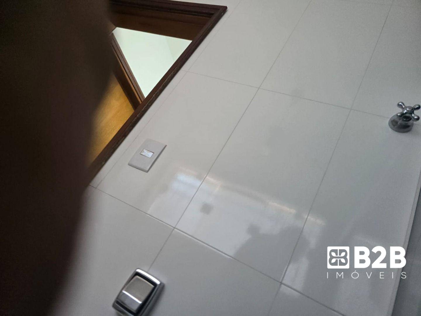 Casa à venda com 5 quartos, 290m² - Foto 13