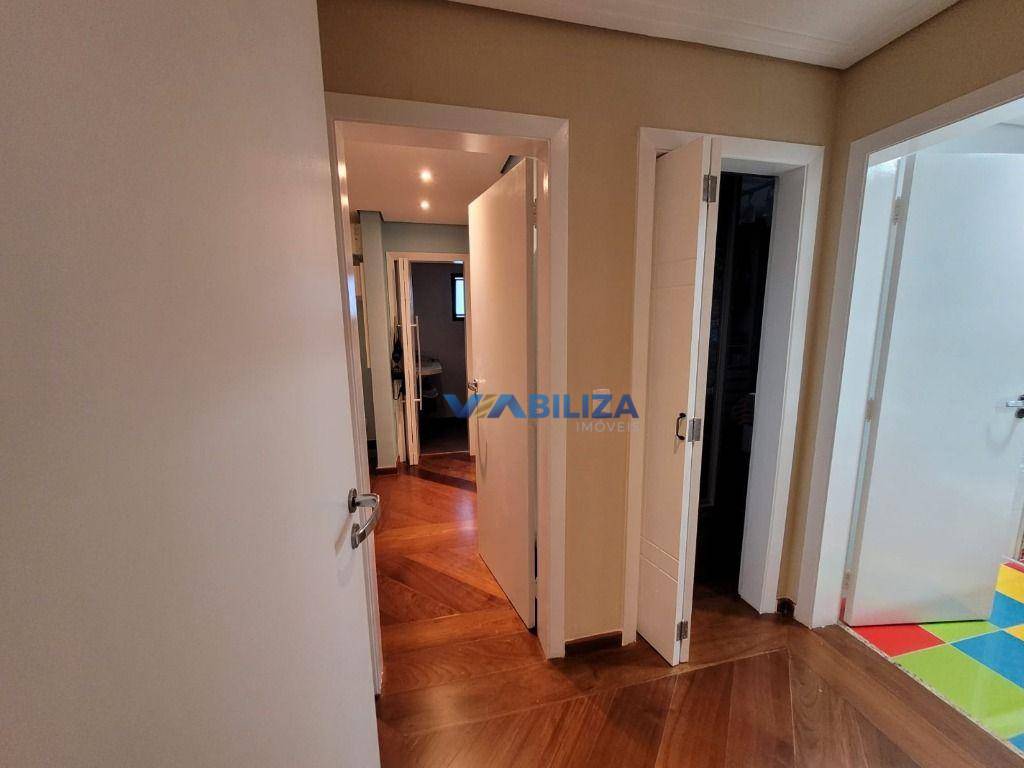 Cobertura à venda com 3 quartos, 240m² - Foto 4