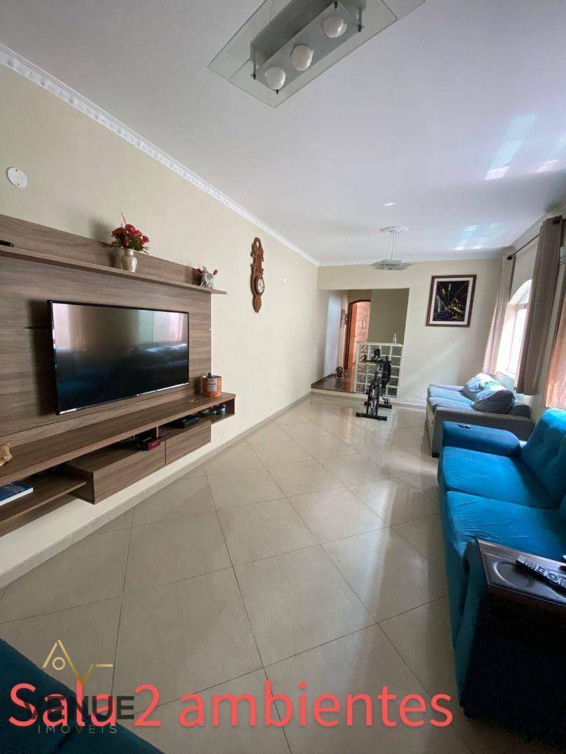 Sobrado à venda com 5 quartos, 174m² - Foto 1