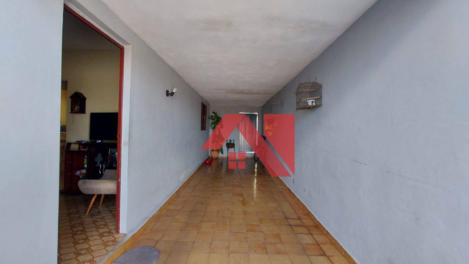 Casa à venda com 2 quartos, 120m² - Foto 2